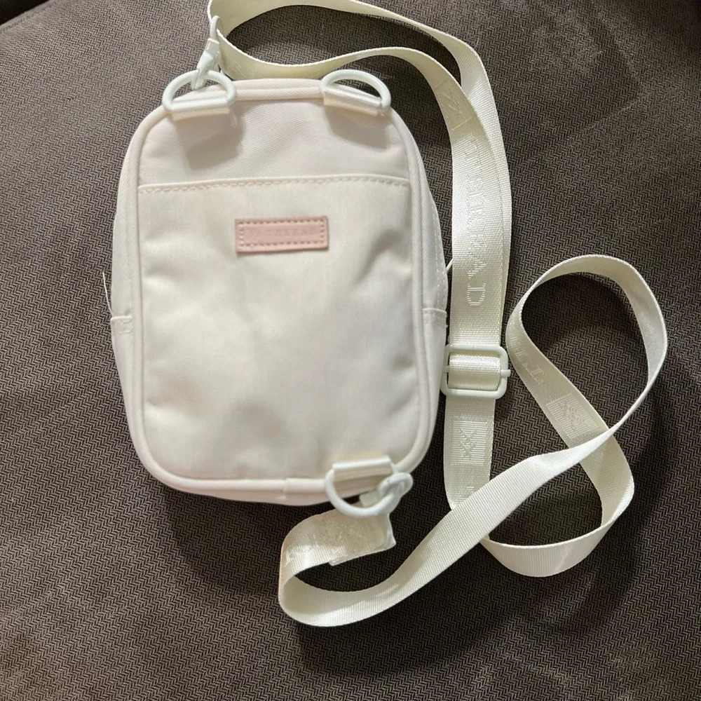 Thread Crossbody - Picture 3 of 3